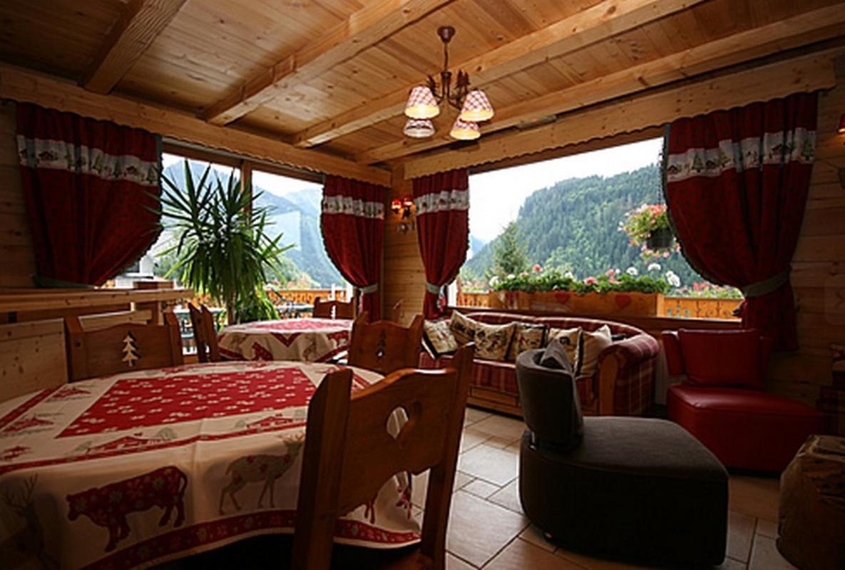 Le Castellan Hotel Chatel Exterior photo