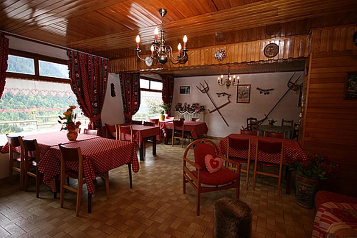 Le Castellan Hotel Chatel Exterior photo